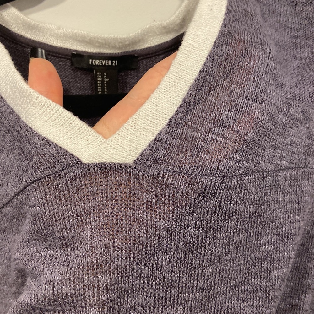 Grey top - Picture 3 of 4